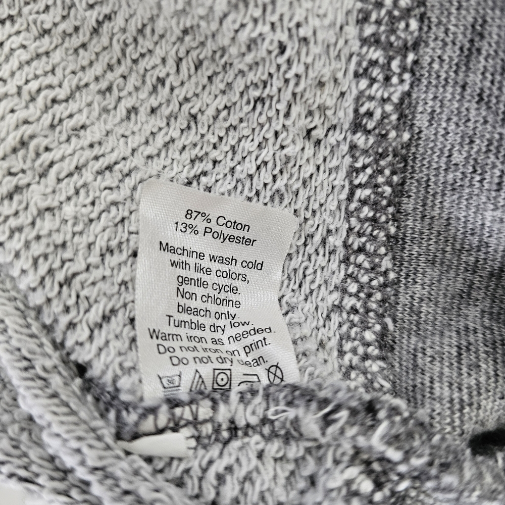 J Crew Grey Sweatshirt Triangle Graphic Size Medium Soft Geometric Print - Picture 6 of 6
